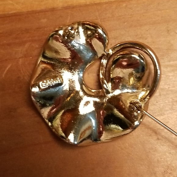 Lisner Silvertone Abstract Apple Brooch - Picture 4 of 7